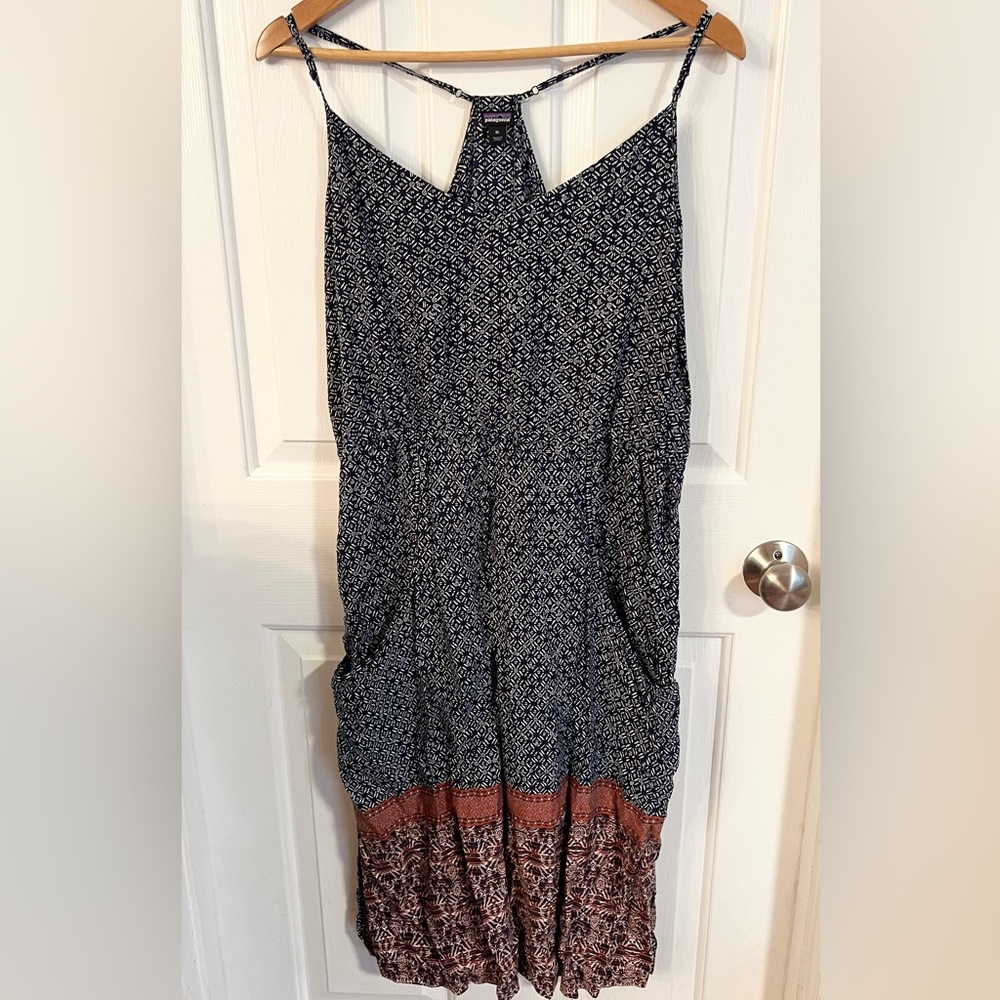 Women’s Patagonia dress size XL lightly worn pet friendly